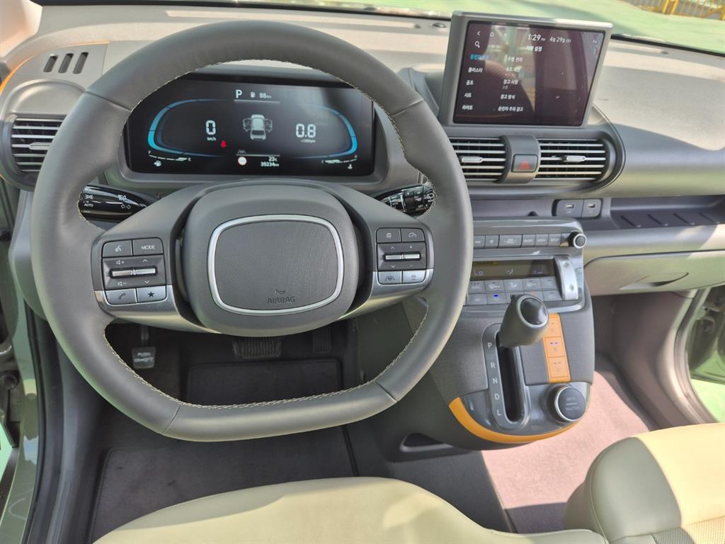 HYUNDAI Casper - Vista 10