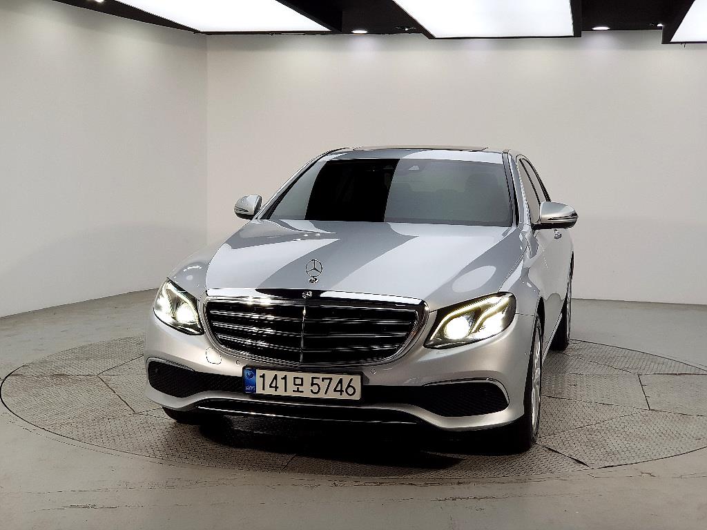 Mercedes Benz E class - Vista 2