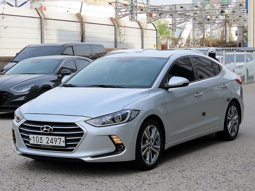 HYUNDAI Avante - Vista 2