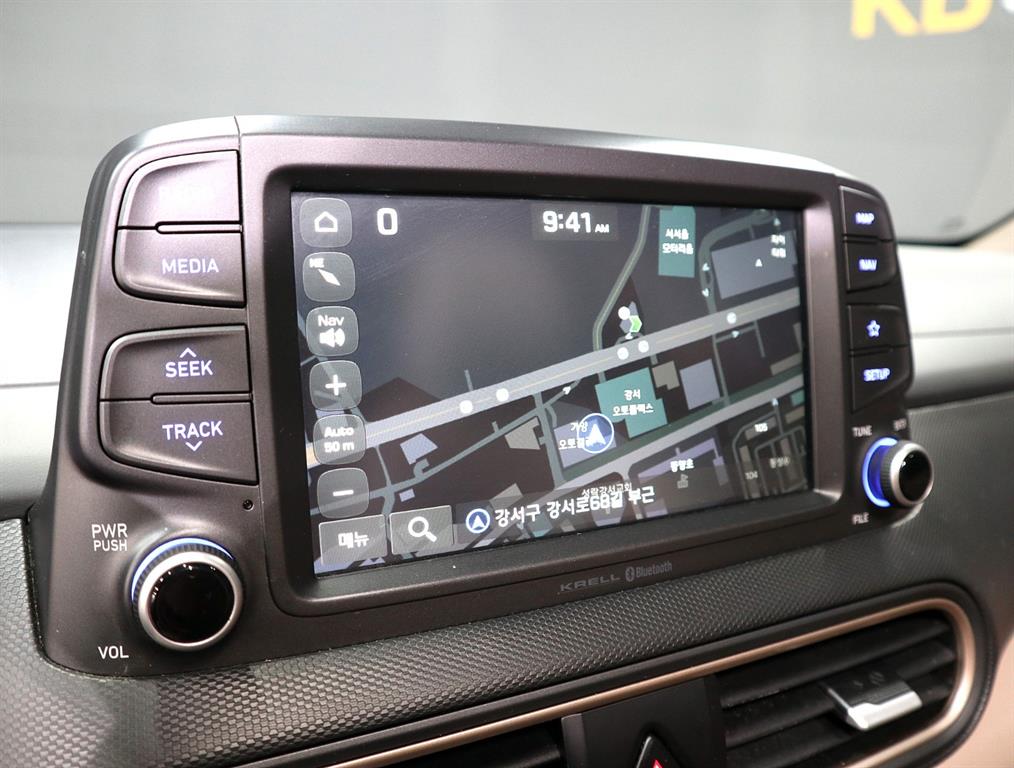 HYUNDAI Kona - Vista 11