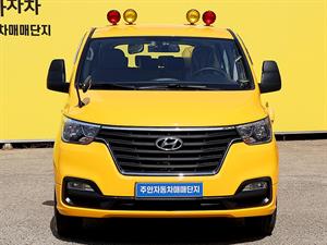 HYUNDAI Starex - Vista 2