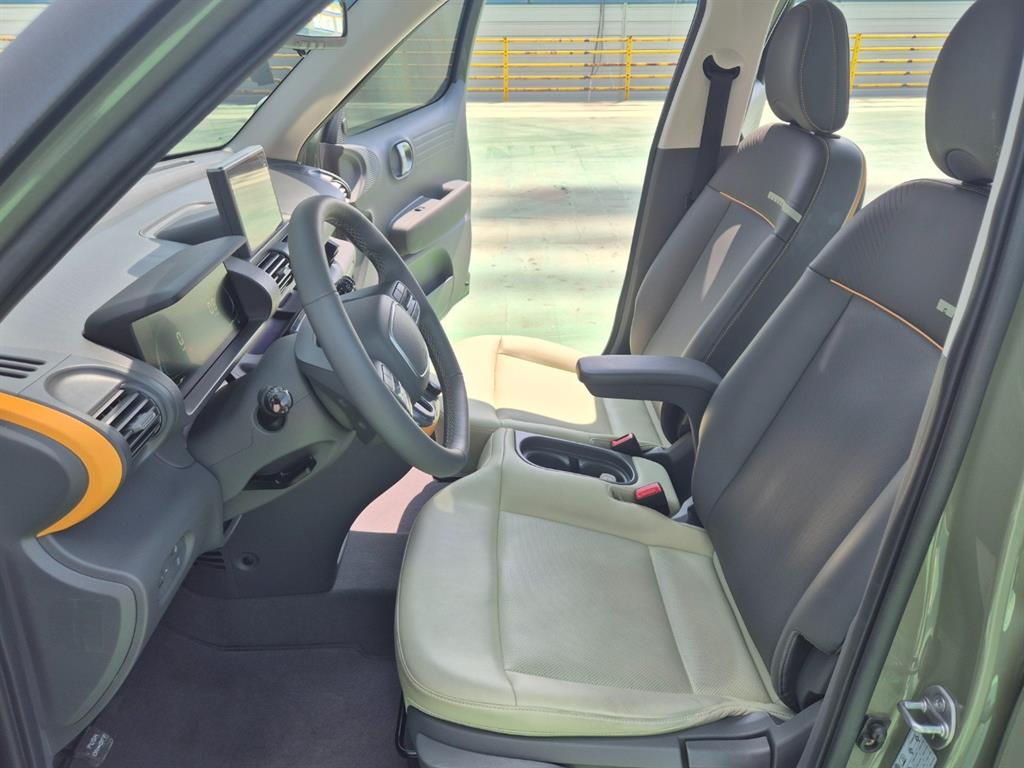 HYUNDAI Casper - Vista 6