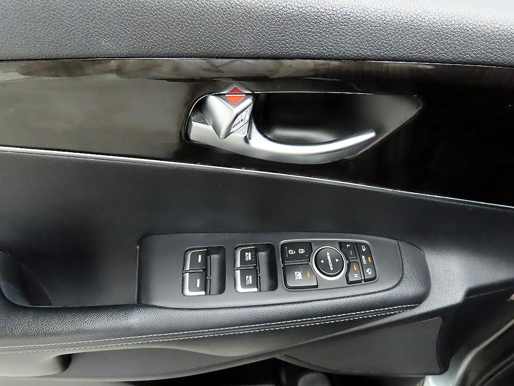 KIA Sorento - Vista 11
