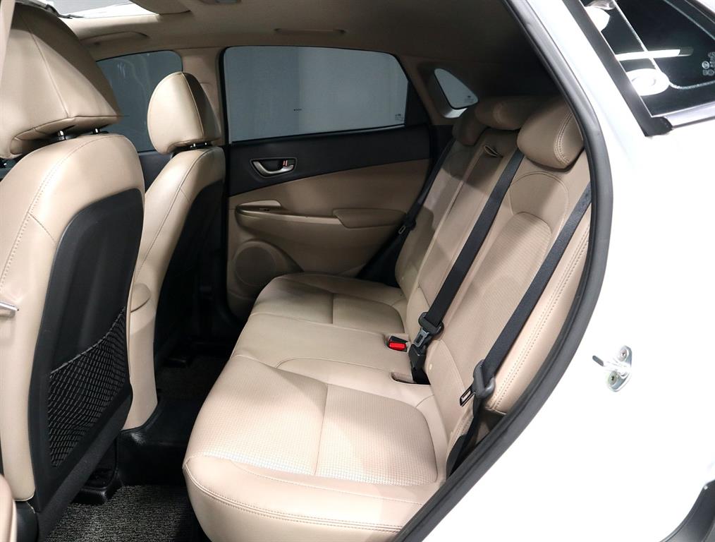 HYUNDAI Kona - Vista 9