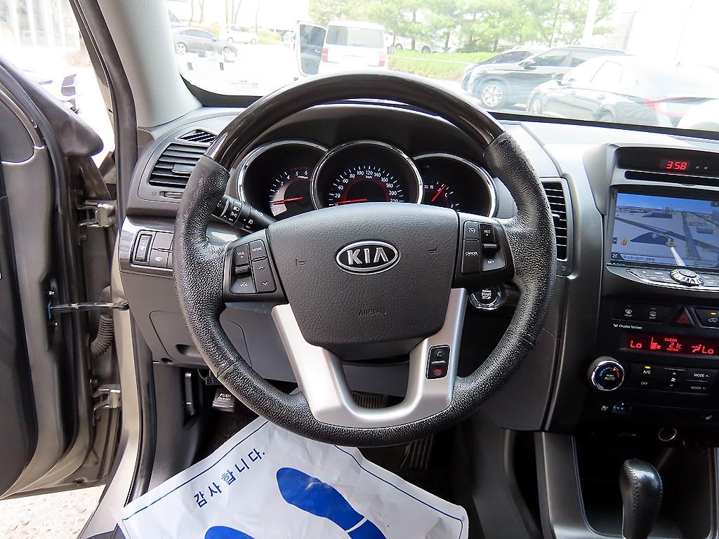 KIA Sorento - Vista 8
