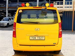HYUNDAI Starex - Vista 6