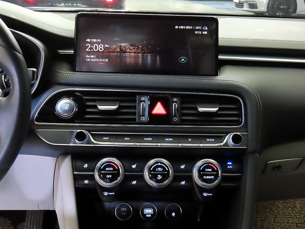 Genesis G70 - Vista 11