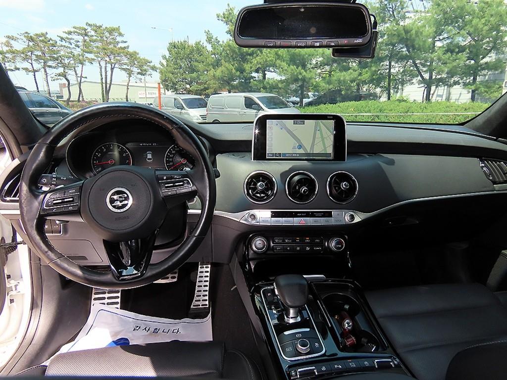 KIA Stinger - Vista 7