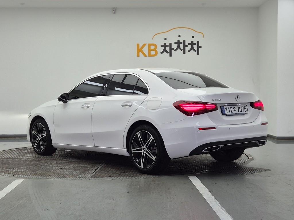 Mercedes Benz A Class - Vista 3