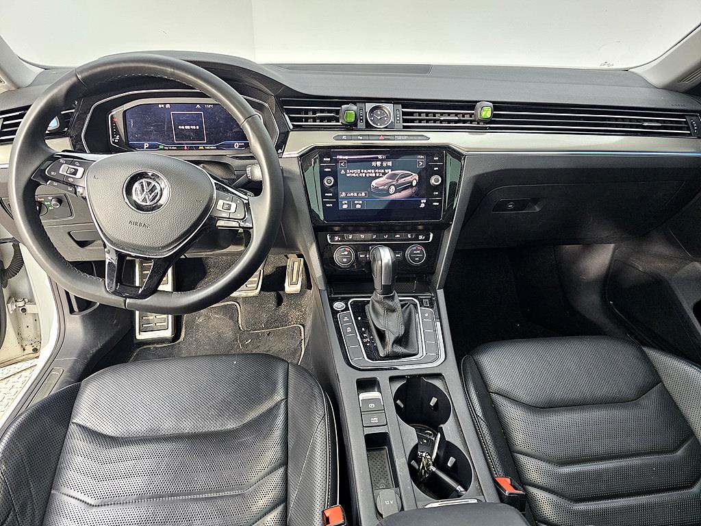 Volkswagen Arteon - Vista 5