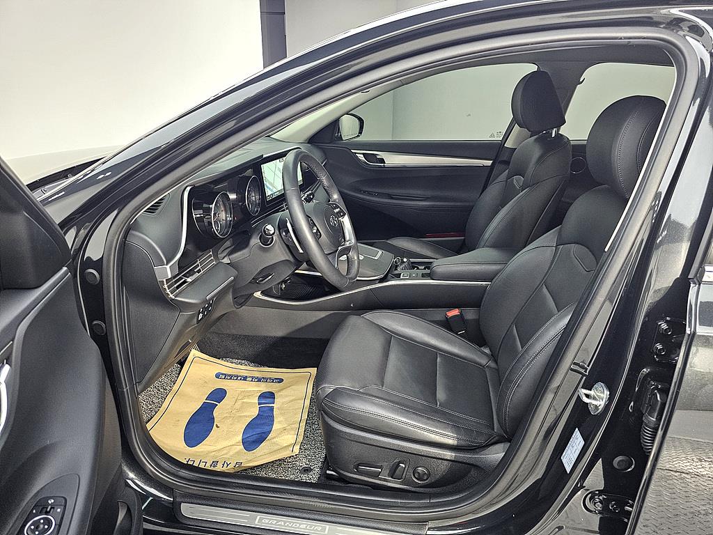 HYUNDAI Grandeur - Vista 8