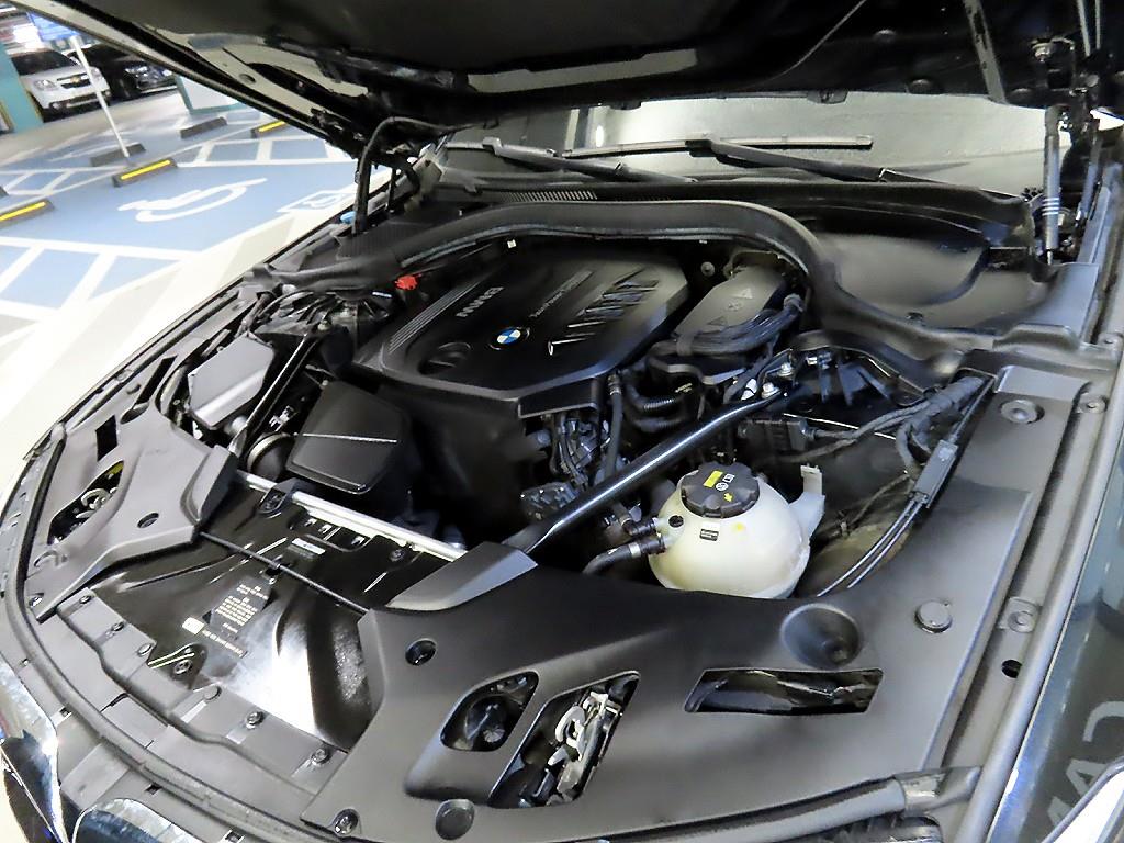 BMW 5 Series 2017 Negro - Importación desde Corea - HF Imports Iquique - Foto 19