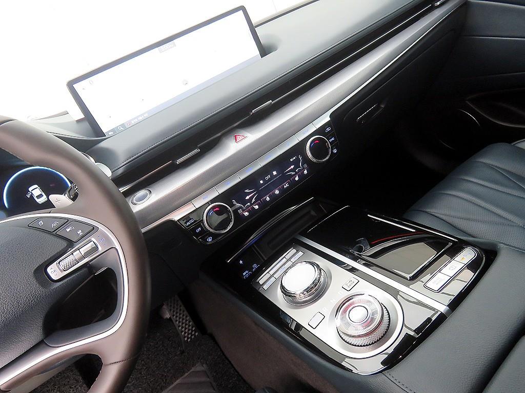 Genesis G80 - Vista 10