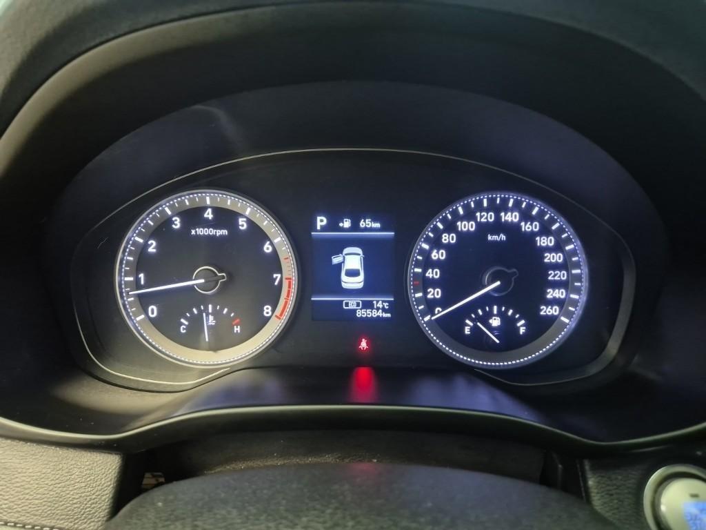 HYUNDAI Grandeur - Vista 5