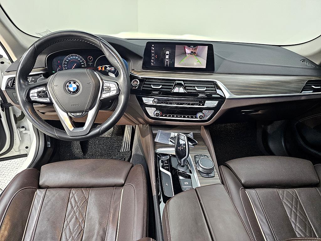 BMW 5 Series - Vista 5