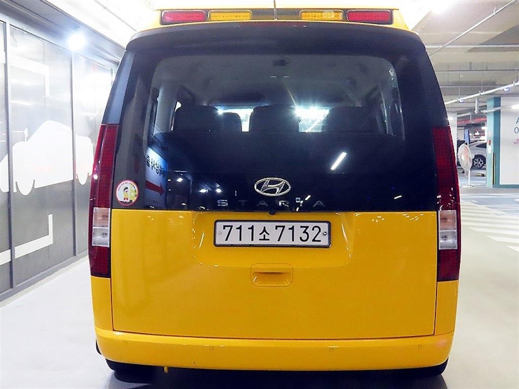 HYUNDAI Staria - Vista 5