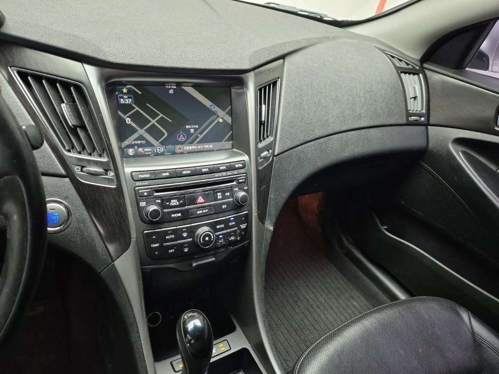 HYUNDAI Sonata - Vista 10