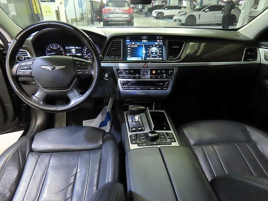 Genesis G80 - Vista 10