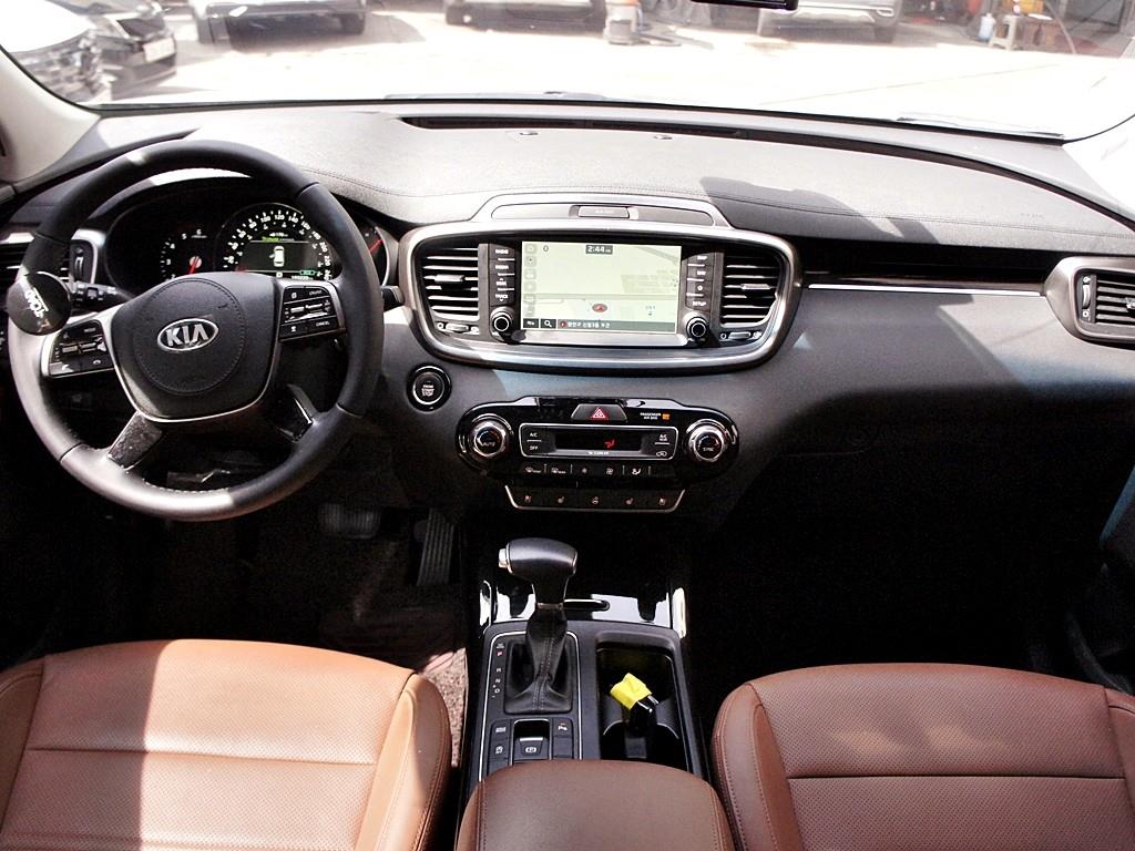 KIA Sorento - Vista 9