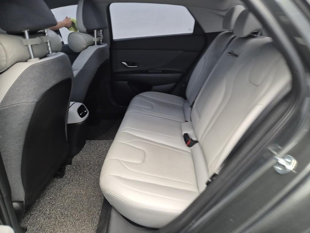 HYUNDAI Avante - Vista 11