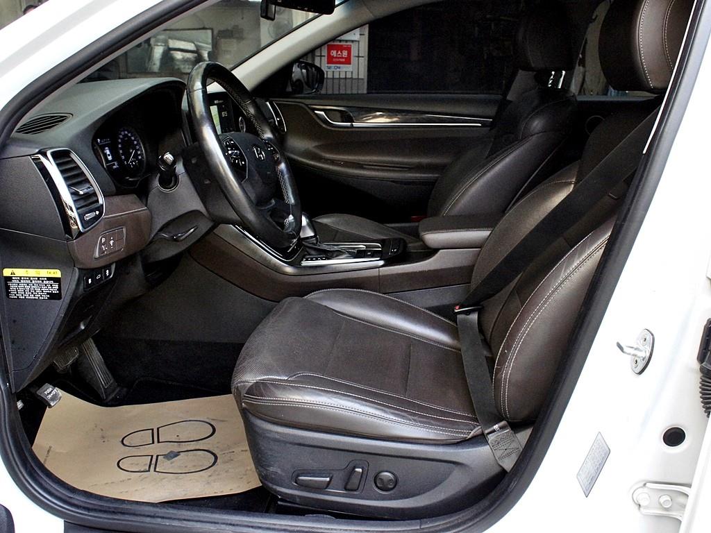 HYUNDAI Grandeur - Vista 9