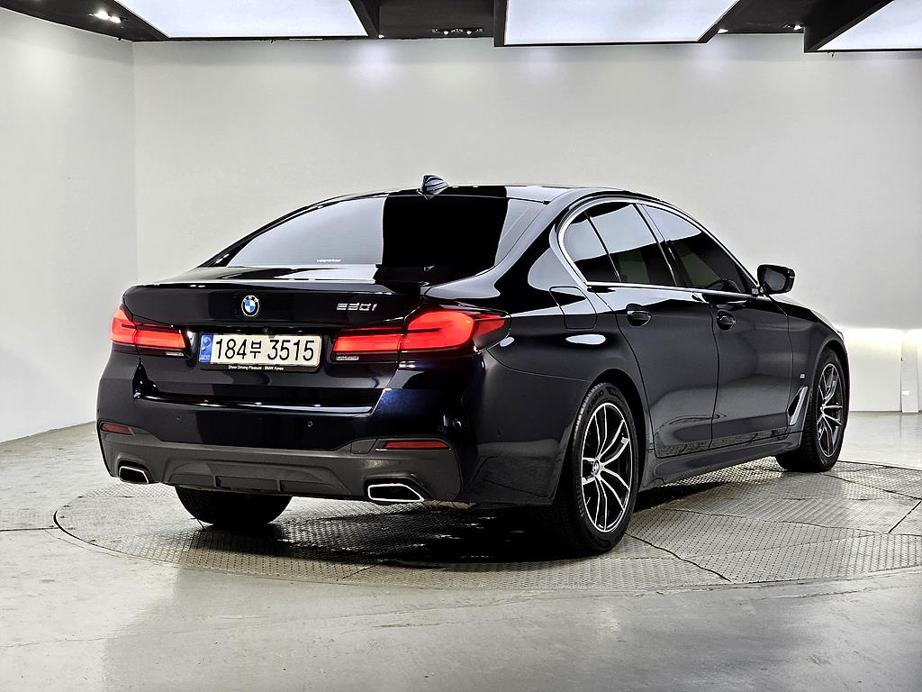 BMW 5 Series - Vista 4