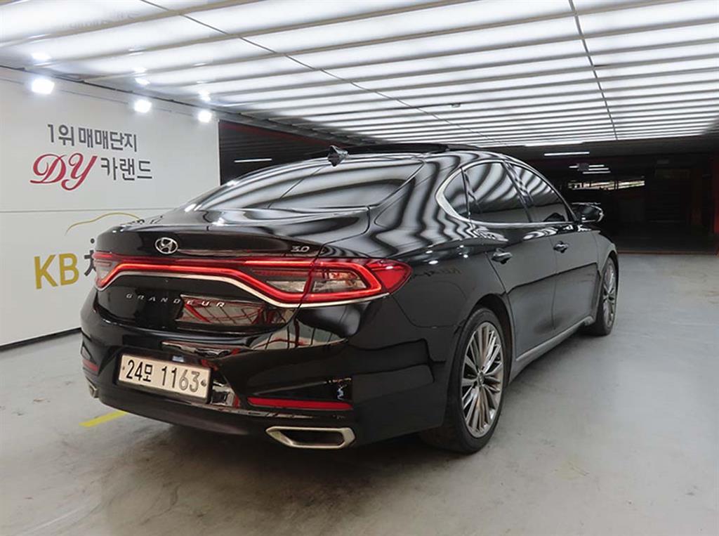 HYUNDAI Grandeur - Vista 4