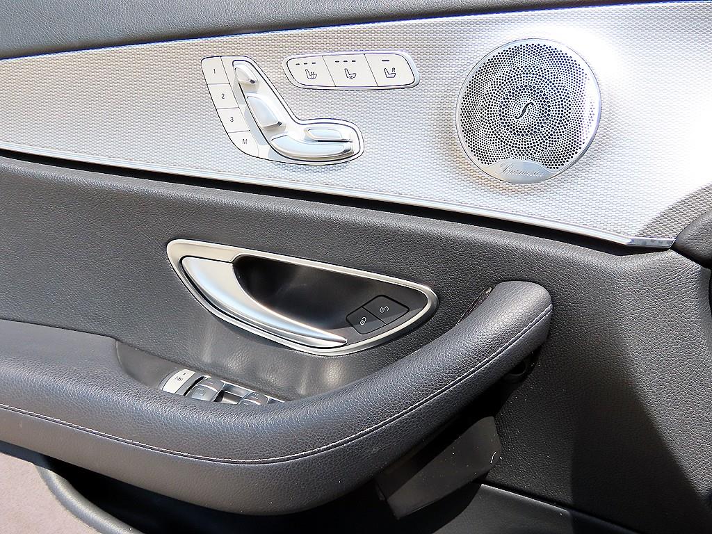 Mercedes Benz E class - Vista 12