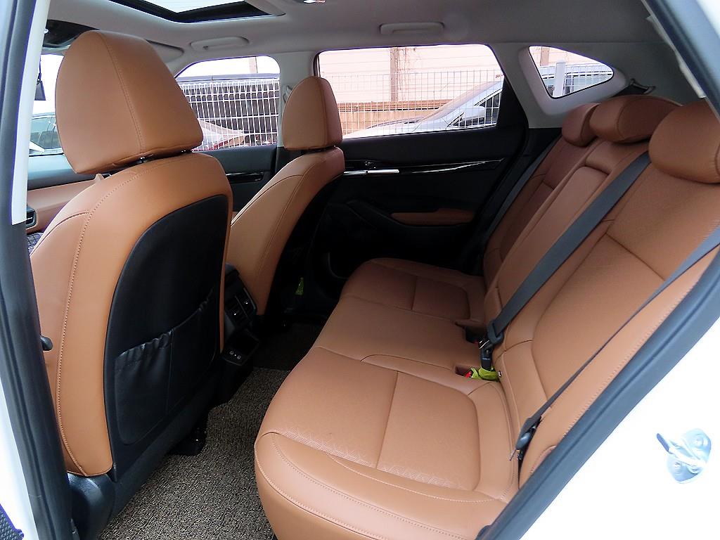 KIA Seltos - Vista 6