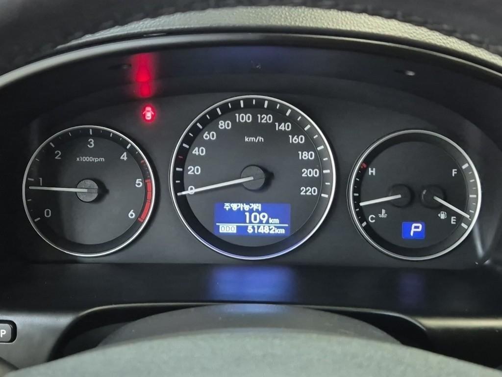 HYUNDAI Starex - Vista 6