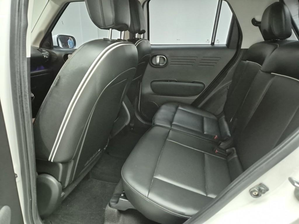 HYUNDAI Casper - Vista 12