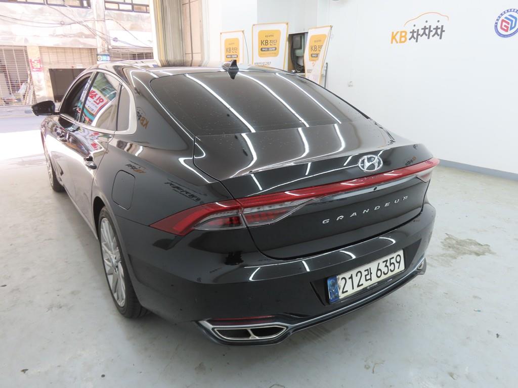 HYUNDAI Grandeur - Vista 4