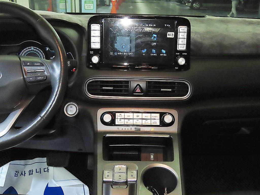 HYUNDAI Kona - Vista 11