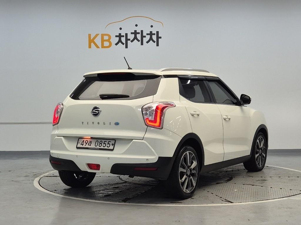 Ssangyong Tivoli - Vista 3