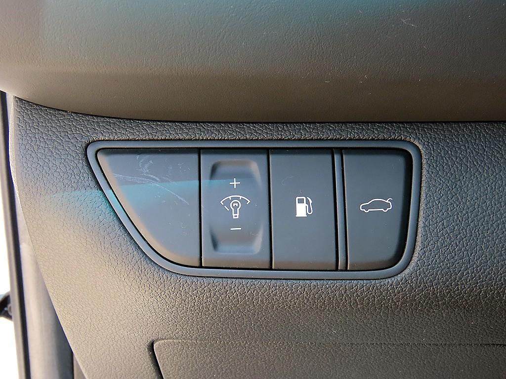 Genesis G70 - Vista 12