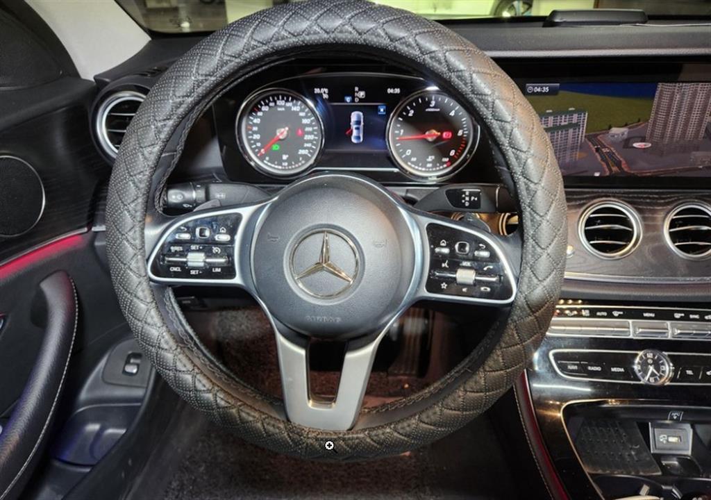Mercedes Benz E class - Vista 12