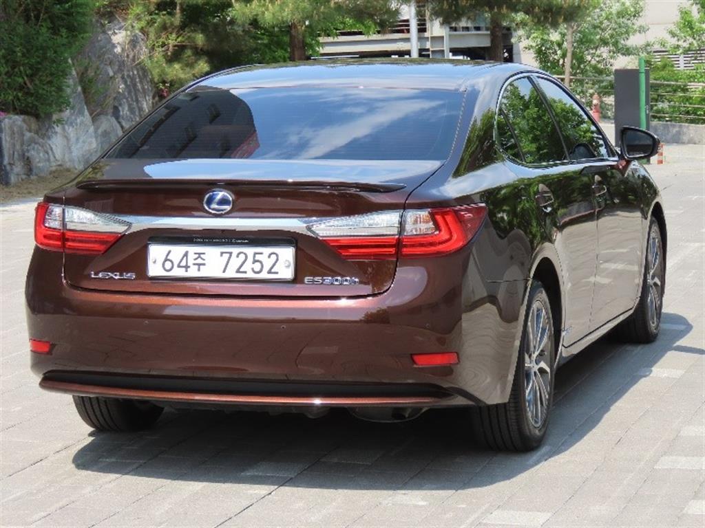 Lexus ES - Vista 5