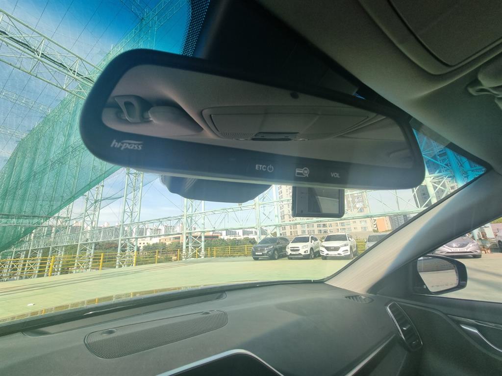 HYUNDAI Grandeur - Vista 12