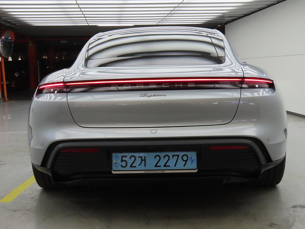 Porsche Taycan - Vista 4