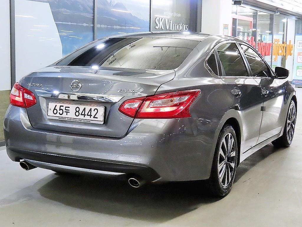 Nissan Altima - Vista 4