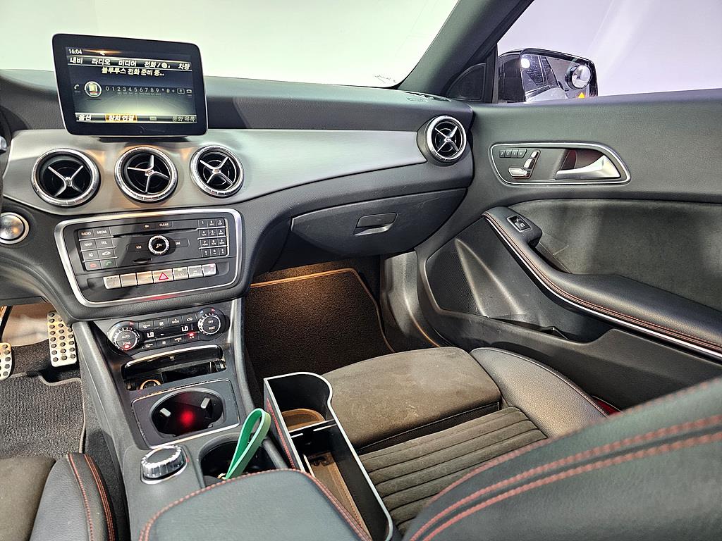 Mercedes Benz CLA Class - Vista 10