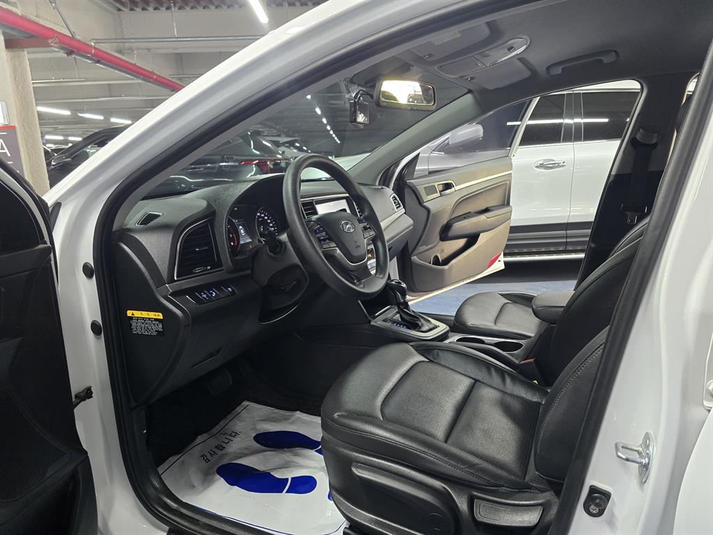 HYUNDAI Avante 2018 Blanco - Importación desde Corea - HF Imports Iquique - Foto 17