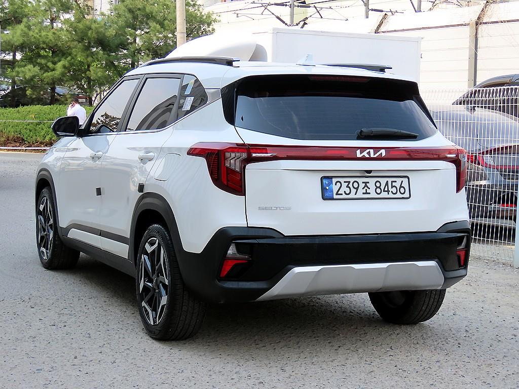 KIA Seltos - Vista 3