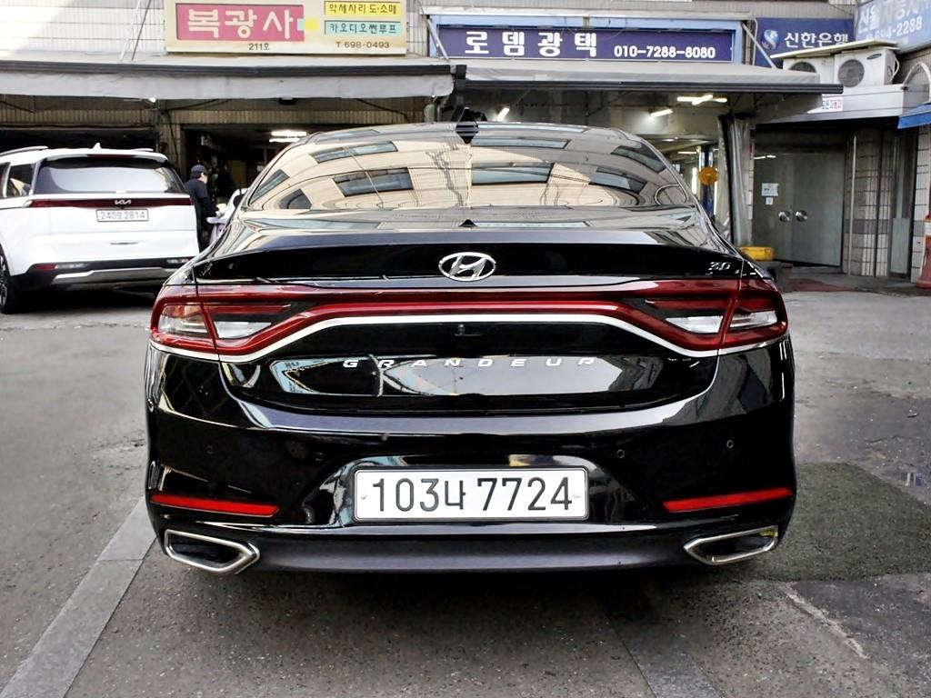 HYUNDAI Grandeur - Vista 5