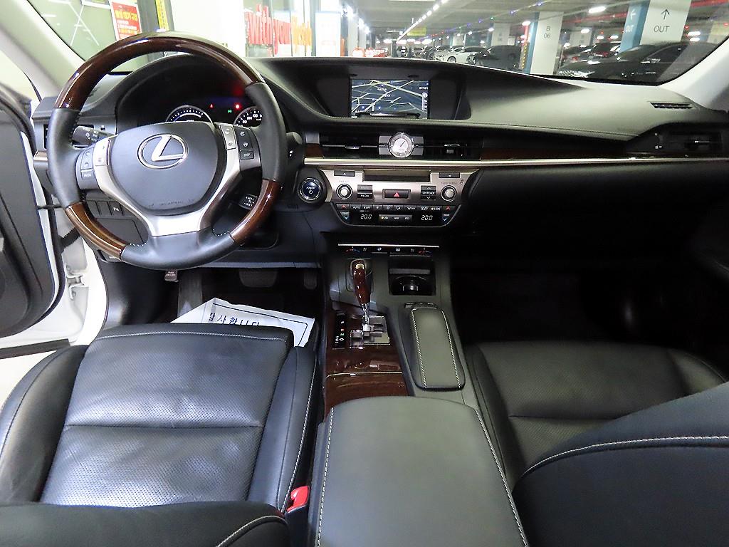Lexus ES - Vista 10