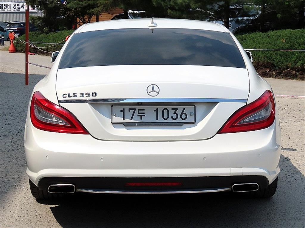 Mercedes Benz CLS Class - Vista 4