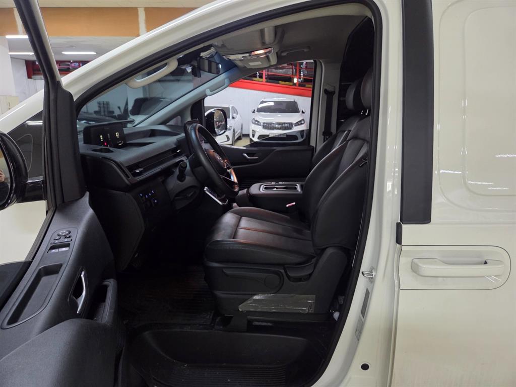 HYUNDAI Staria - Vista 6