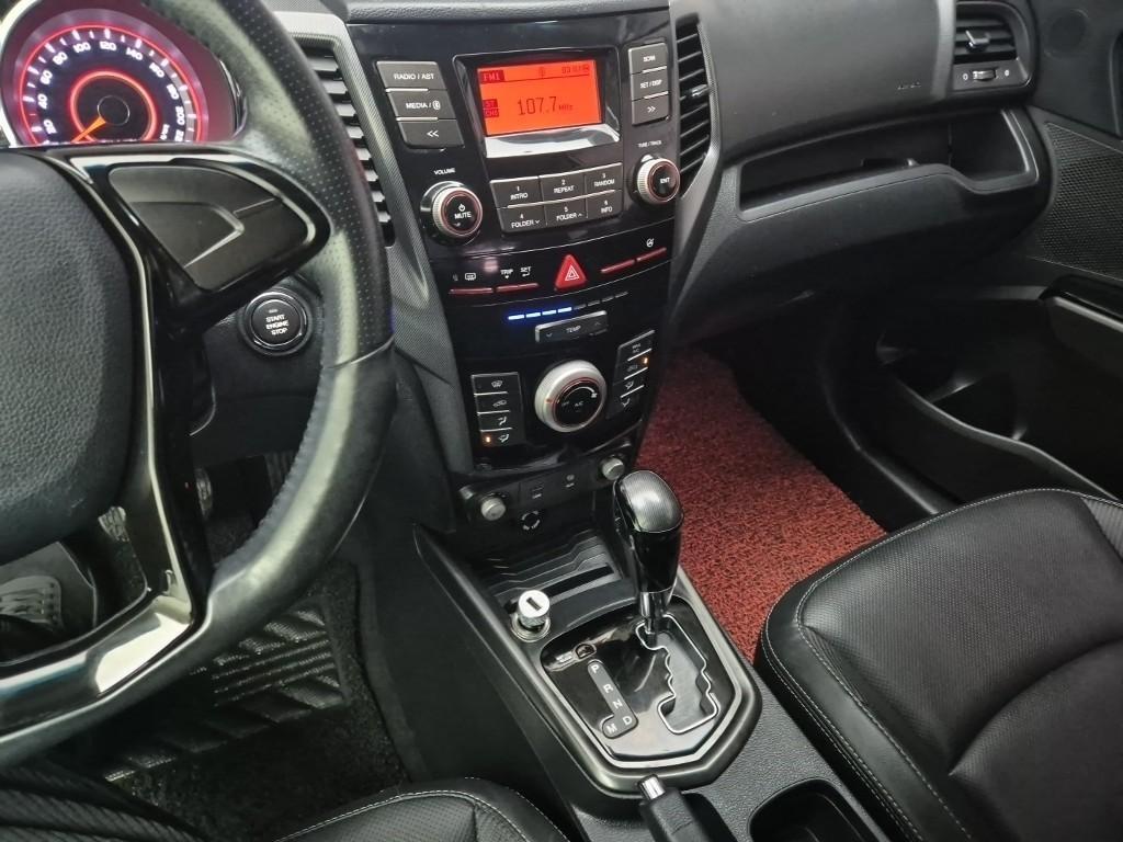 Ssangyong Tivoli - Vista 10