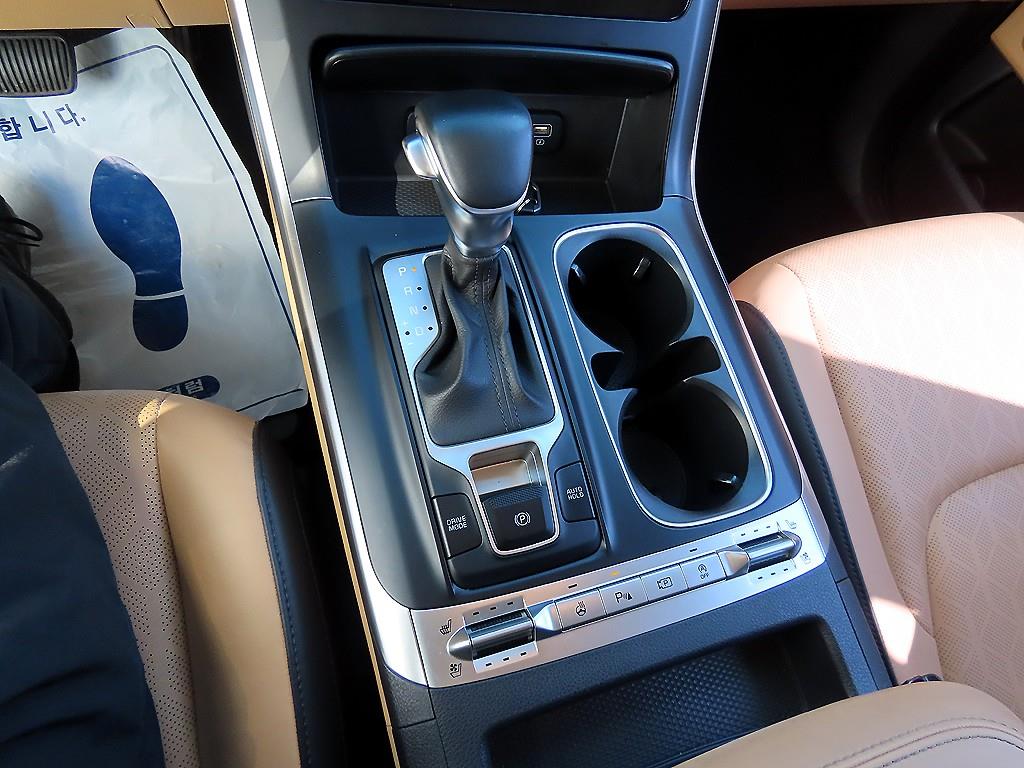 KIA Carnival - Vista 11