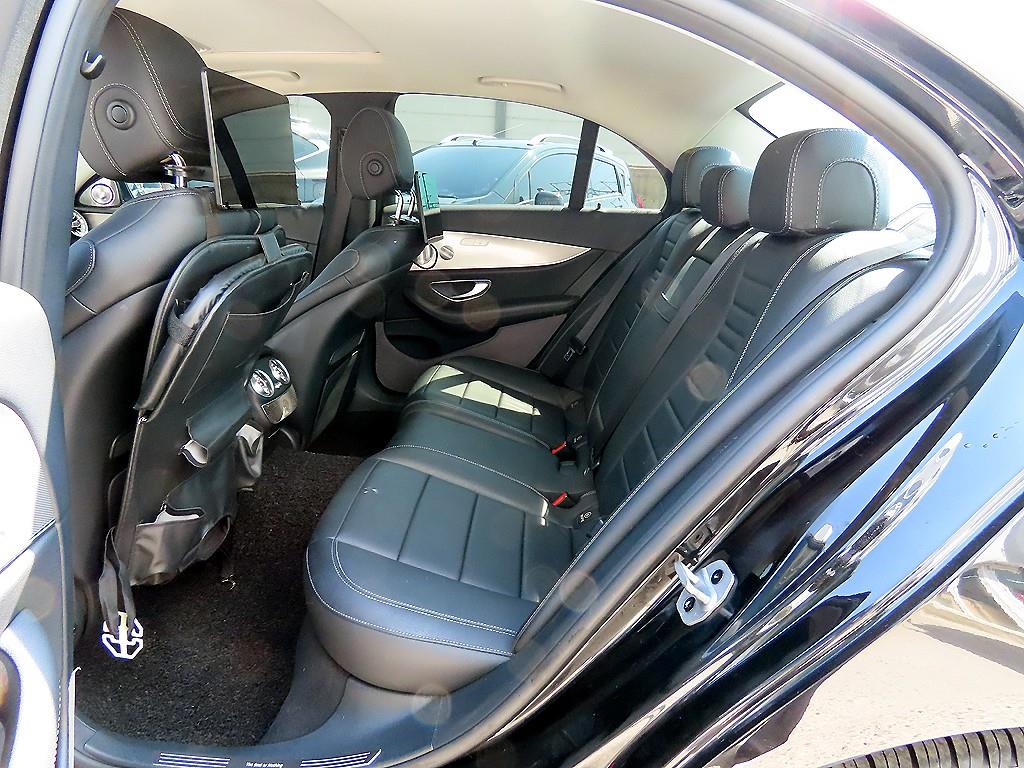 Mercedes Benz E class - Vista 6